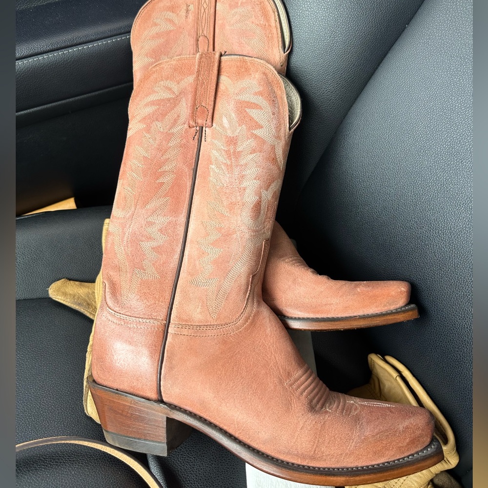 Lucchese cowgirl boots size8